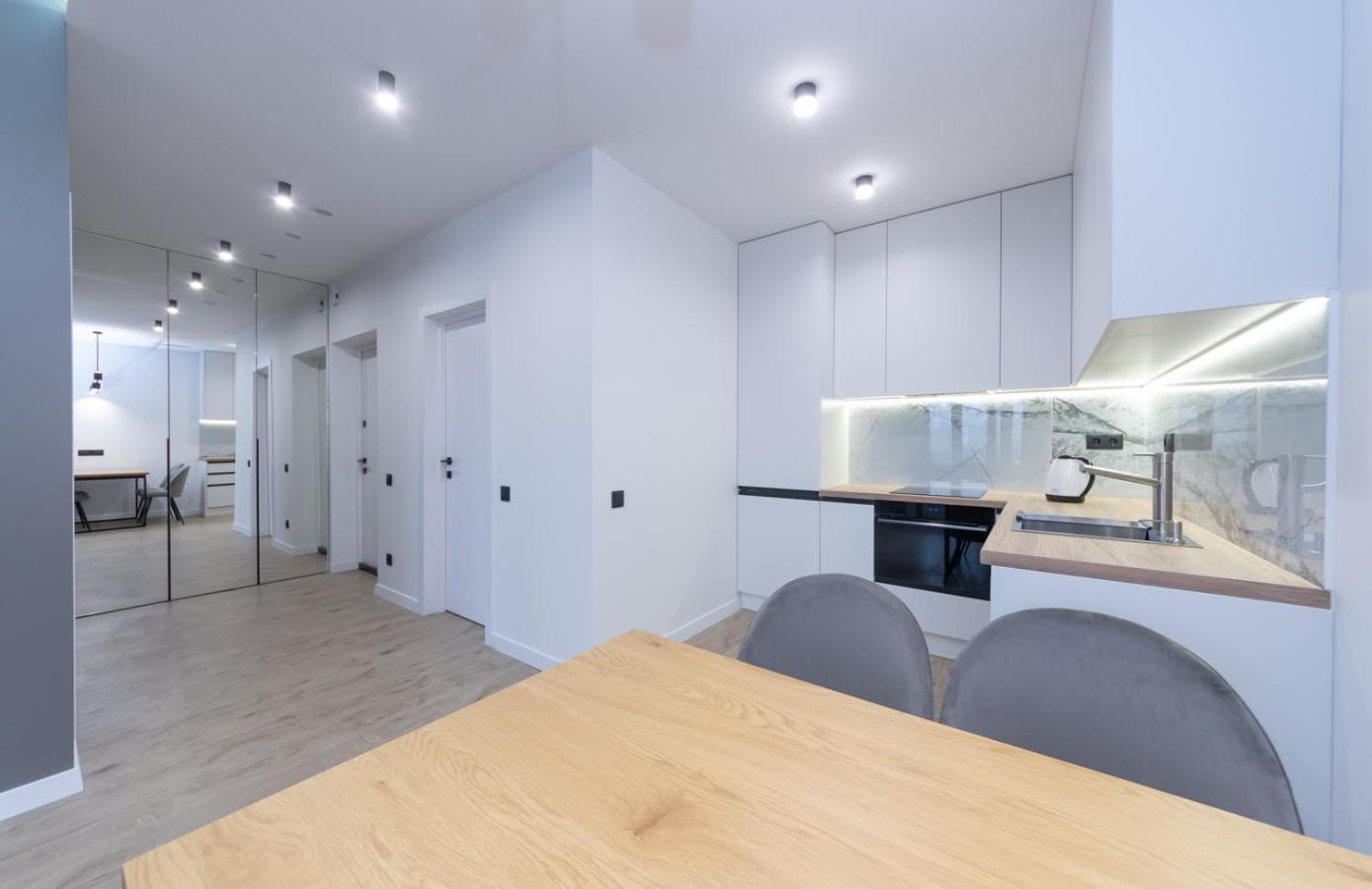 Luxury Apartment Near Metro Station Osokorky Kiev Bagian luar foto