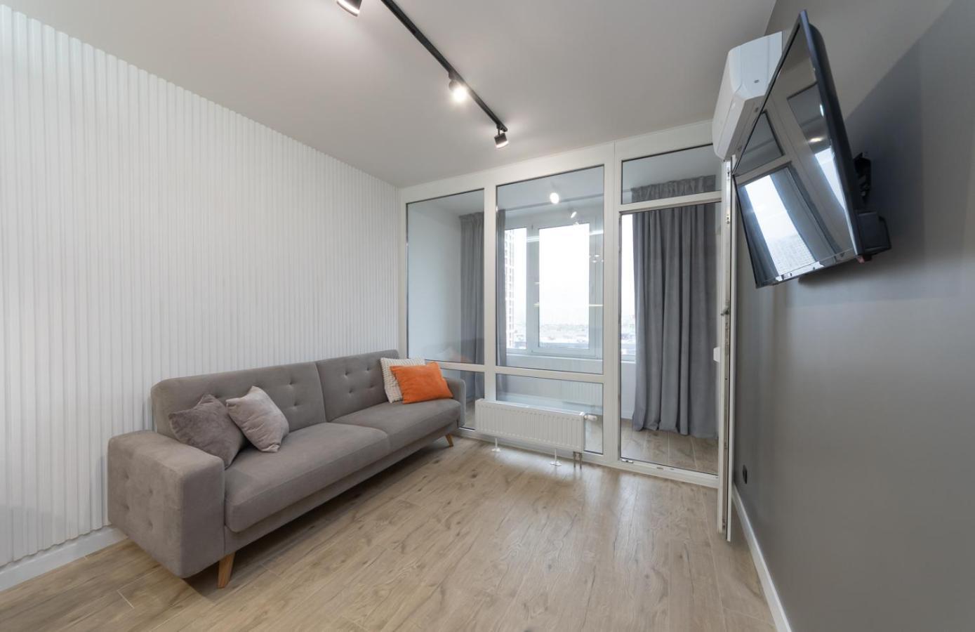 Luxury Apartment Near Metro Station Osokorky Kiev Bagian luar foto