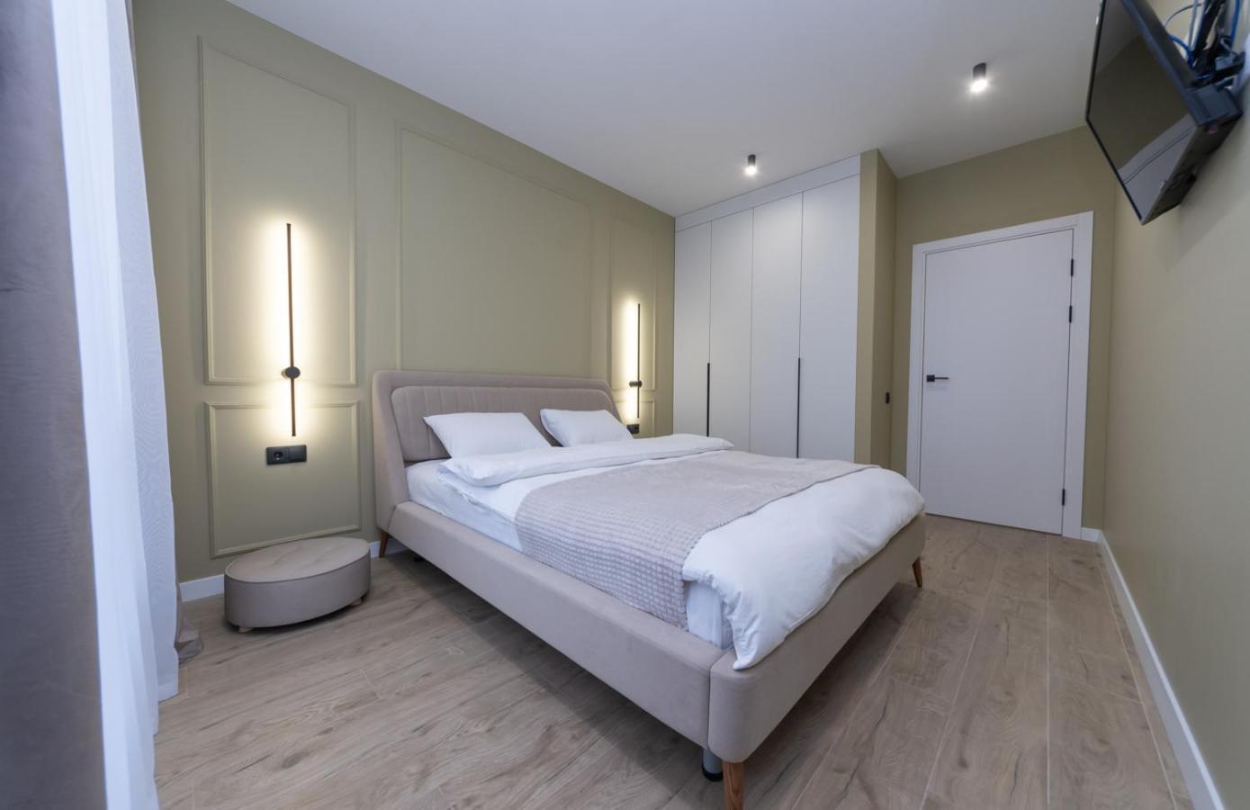 Luxury Apartment Near Metro Station Osokorky Kiev Bagian luar foto