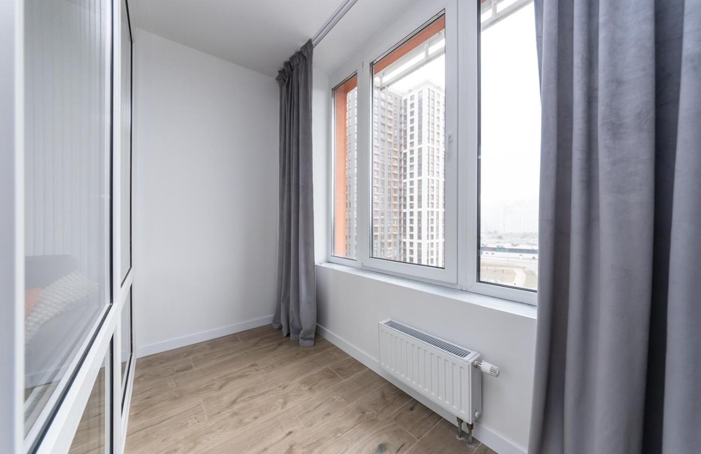 Luxury Apartment Near Metro Station Osokorky Kiev Bagian luar foto