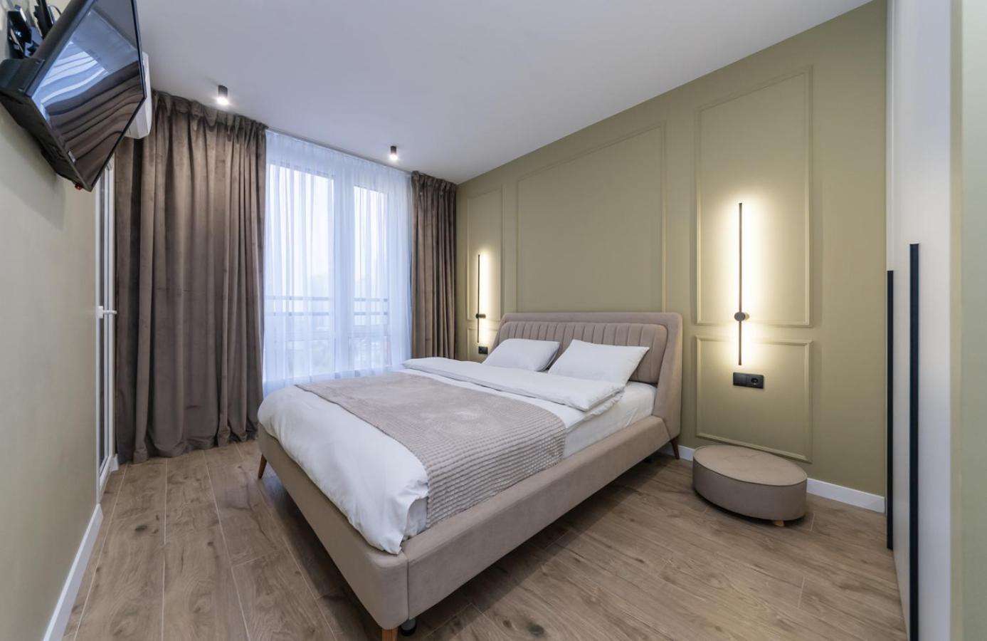 Luxury Apartment Near Metro Station Osokorky Kiev Bagian luar foto